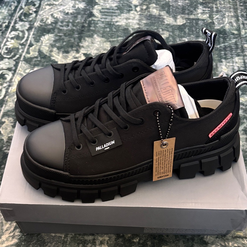 Palladium Men's Black Canvas Sneakers